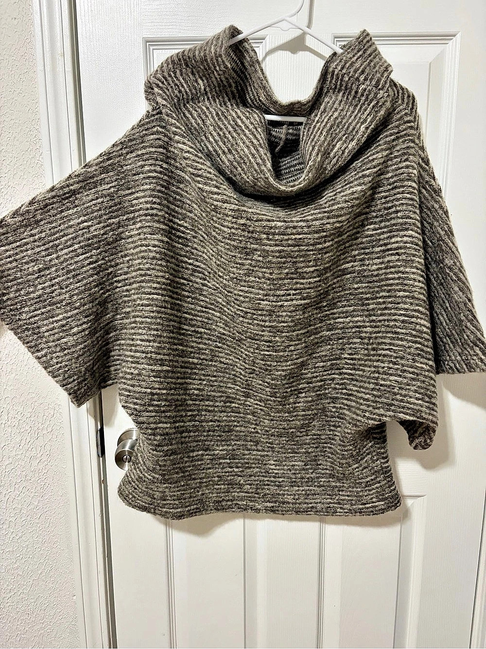 KONTRAST Gray Wool Mohair Cowl / Turtleneck Collar Poncho 3/4 Sleeves Sweater
